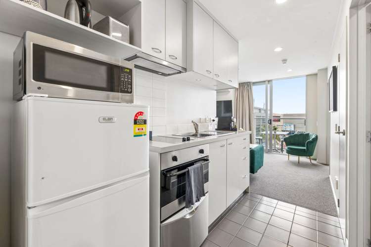 503/17 Amersham Way Manukau_6
