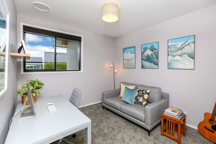 8a Sampson Avenue Waiwhakaiho_13