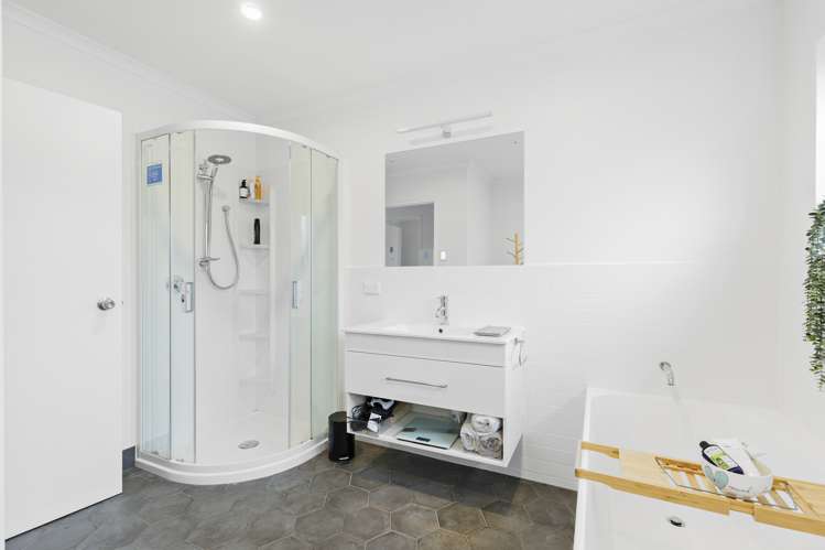 16 Daniel Place Kelvin Grove_21