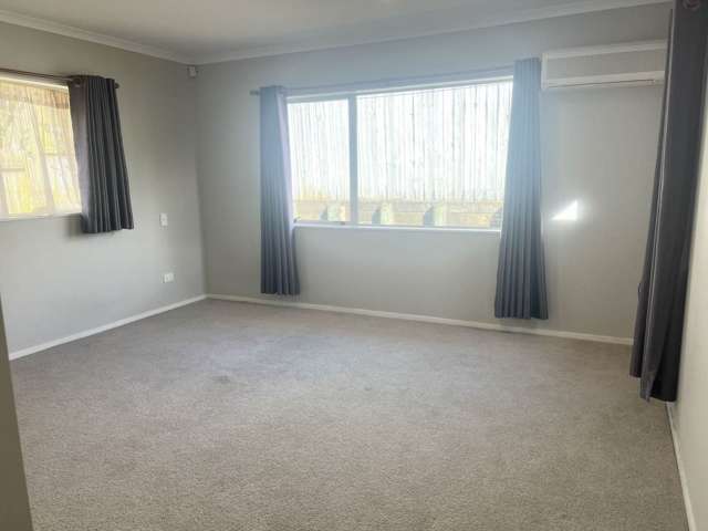 42 Raphoe Road Flat Bush_3