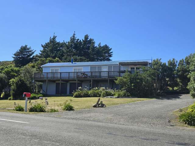 86 Lake Ferry Road Lake Ferry_1