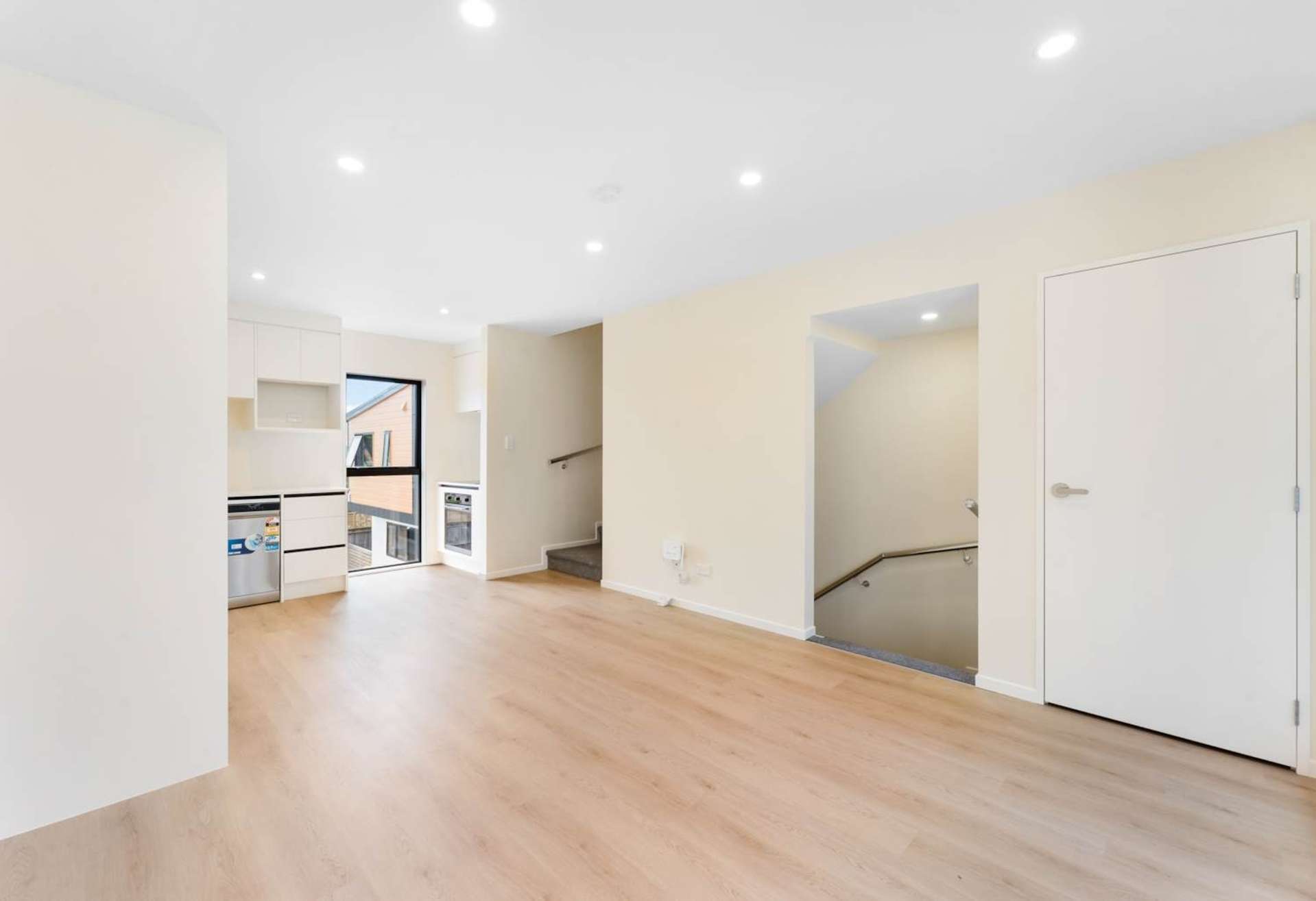 6/10 Orchid Place 1802_0