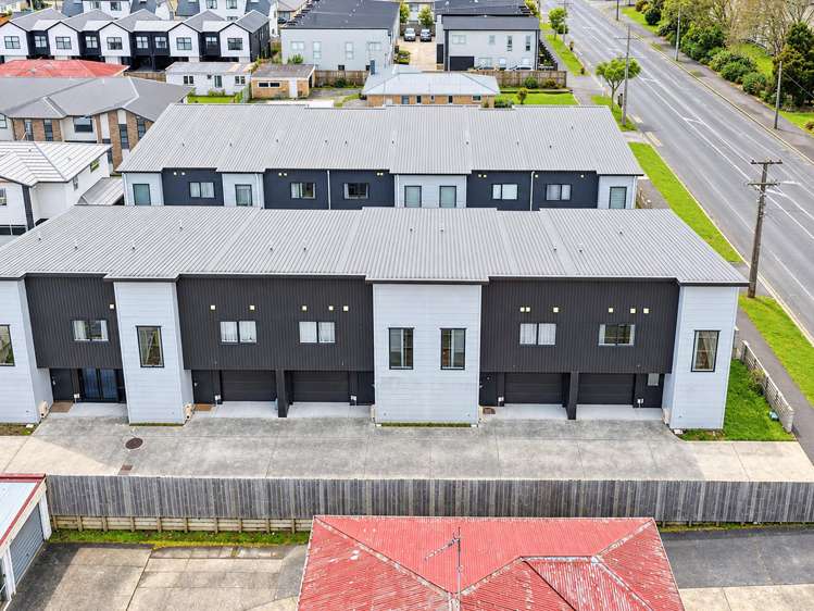 2/105 Knighton Road Hillcrest_3