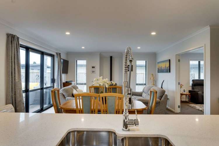 16 Nanchang Road Burleigh_8