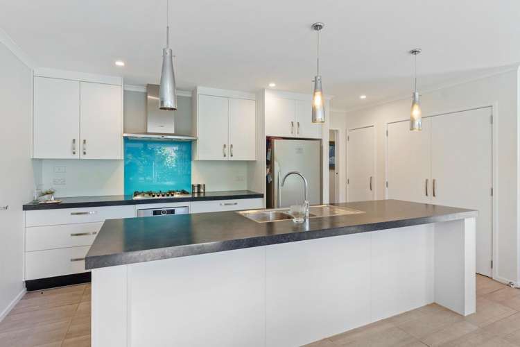 63 Waipunahau Road Waikanae_16