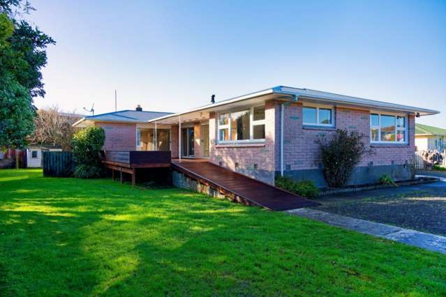 Spacious Family Home, Super Convenient Location