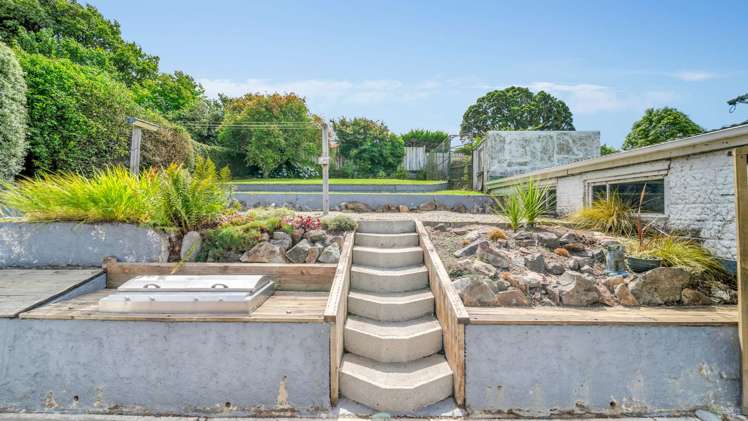 54 Waldron Crescent Green Island_18