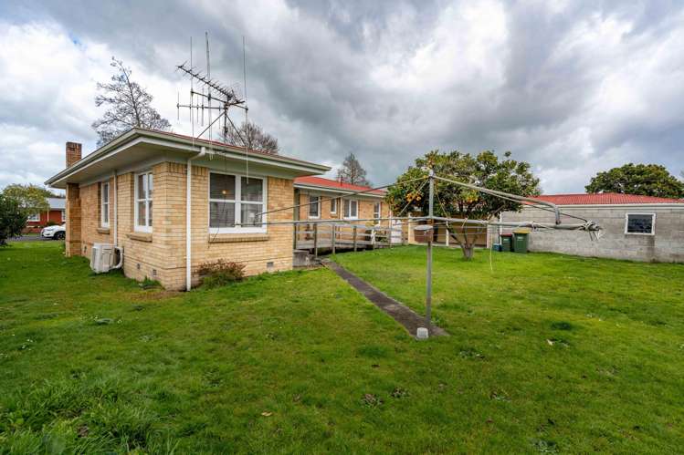 7 Scott Avenue Hamilton East_11