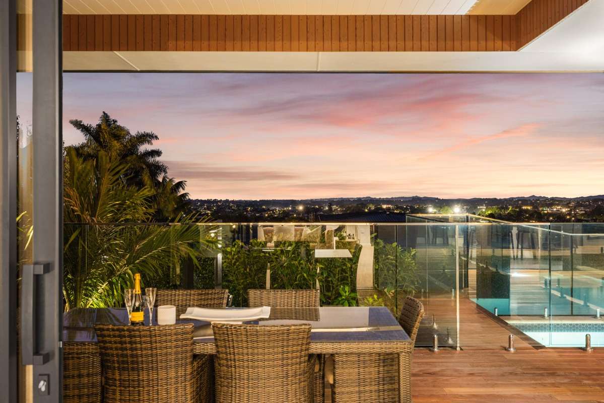 328 Upper Queen Street_1