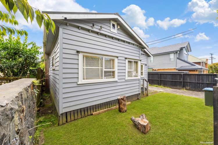 26 Cornwall Park Avenue Epsom_1