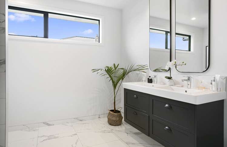 32 Alan Livingston Drive Cambridge_10