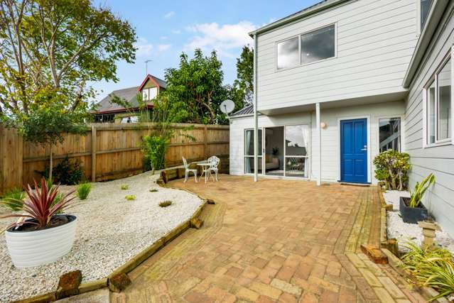 2/11 Ervine Place Bucklands Beach_2