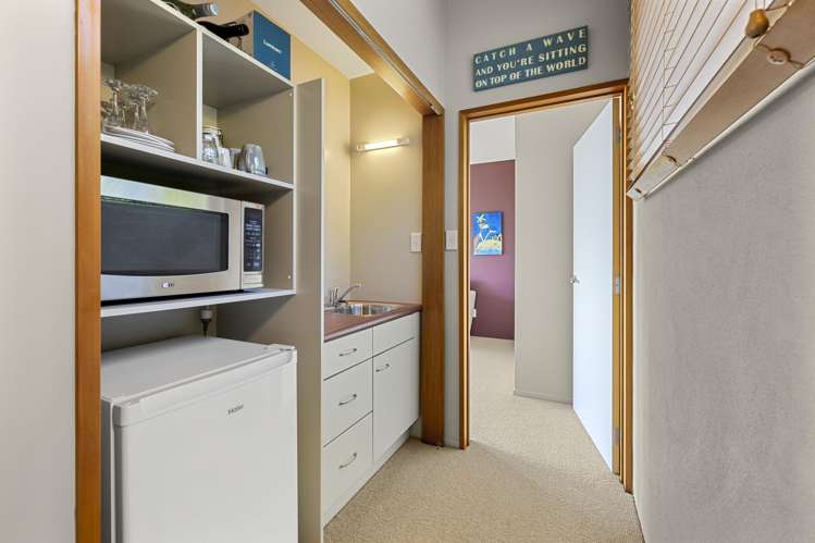 10 Earles Place Raglan_38