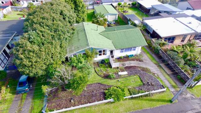 74 Tuhikaramea Road Dinsdale_1