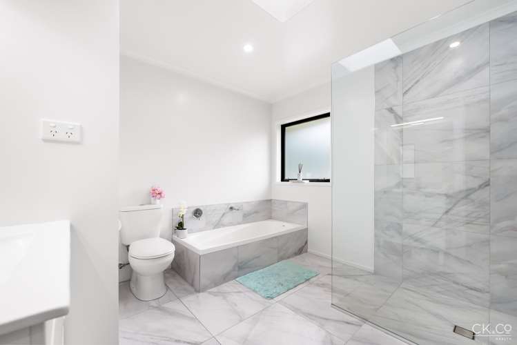 71 Redvers Drive Belmont_13