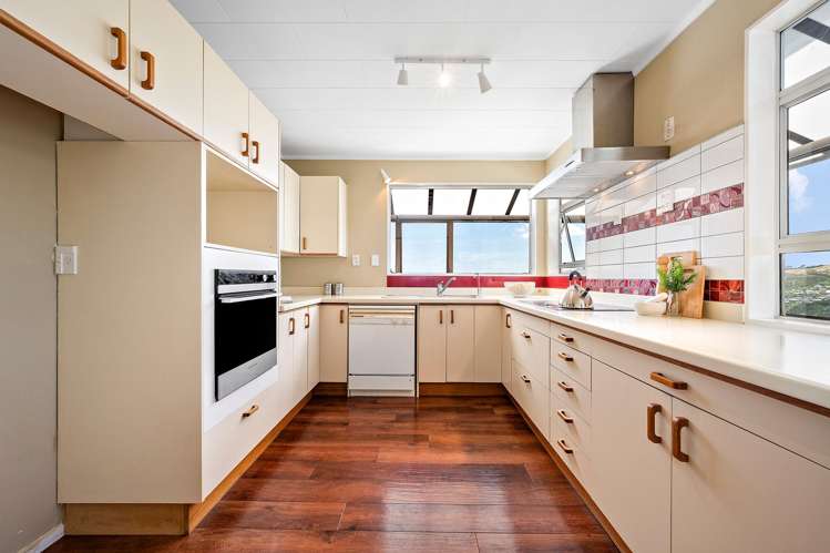 7 Tree Top Lane Paparangi_6