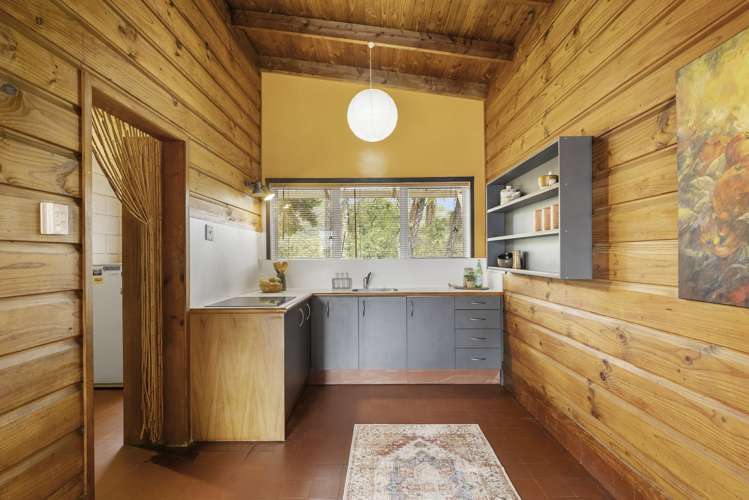 6 Brown Road Ohope_9