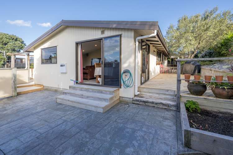 16 Karaka Grove Raumati Beach_11