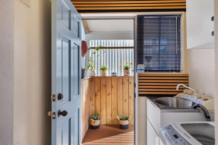 23 Waitakere Road Waitakere_22
