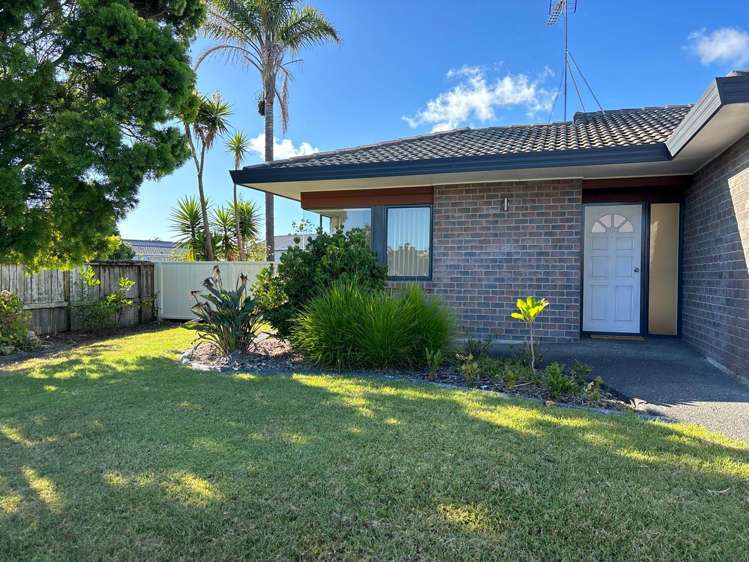 14 Lakeside Drive Orewa_1