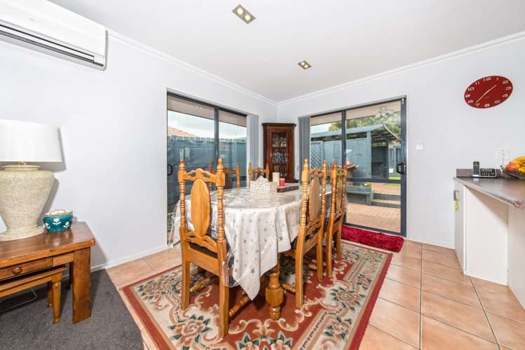 4 Walter Little Way Flat Bush_9