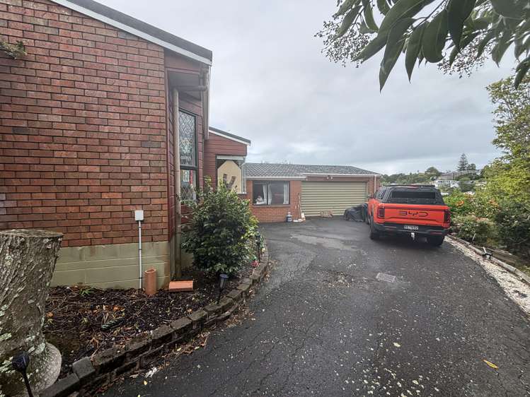 9 Greenvalley Rise Glenfield_2