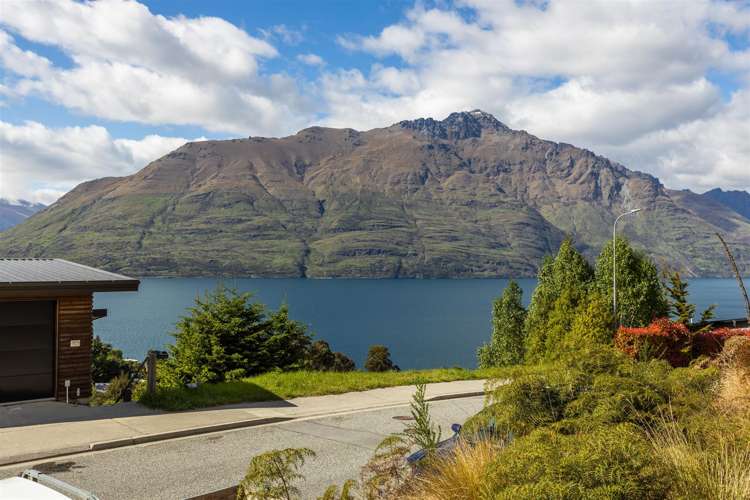 38 Dart Place Fernhill/Sunshine Bay_8