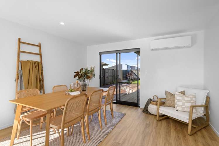 42 Finstock Way 11103_6