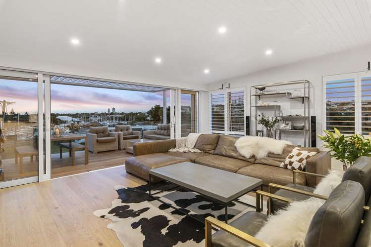 9 Commodore Parry Road Castor Bay_5