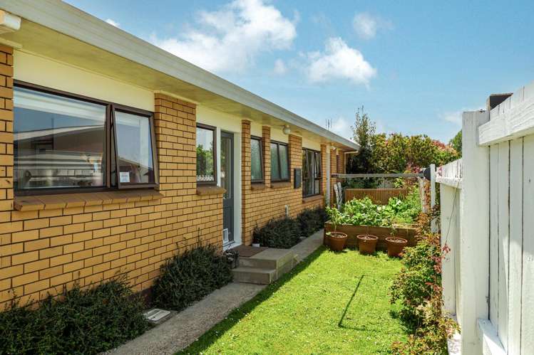 8 Conrad Place Leamington_14