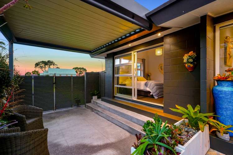 1/64 Seaview Road Castor Bay_38