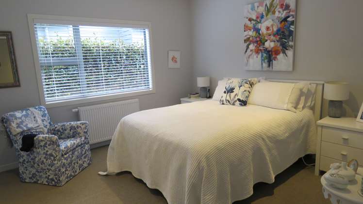 23 Chateau Crescent Rangatira Park_11