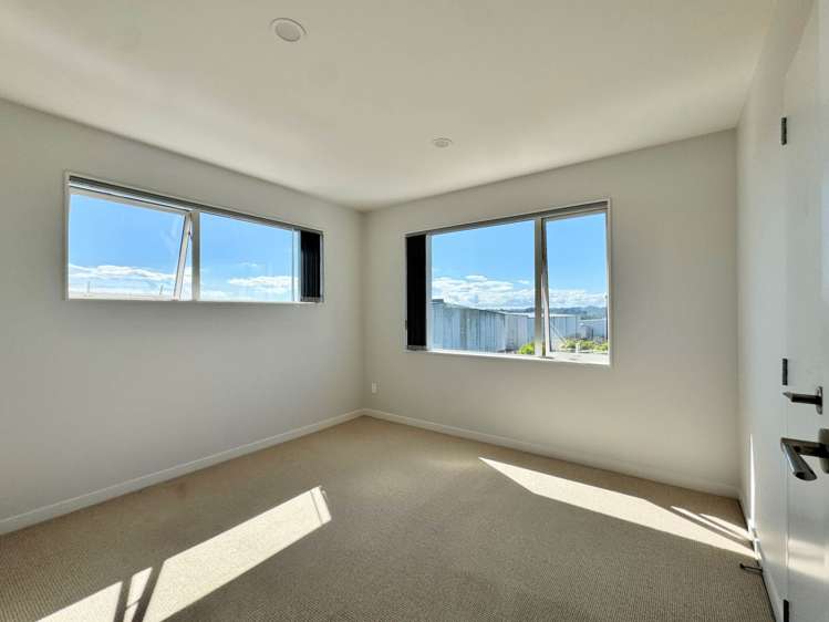 8 Lords Way Millwater_12