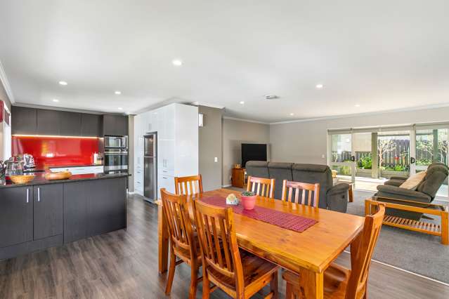 63 Larsen Crescent Tawa_4