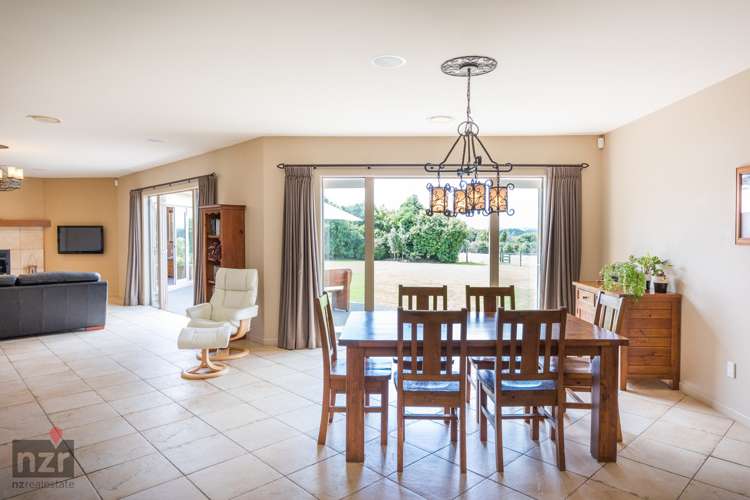 22 James Road Halcombe_3