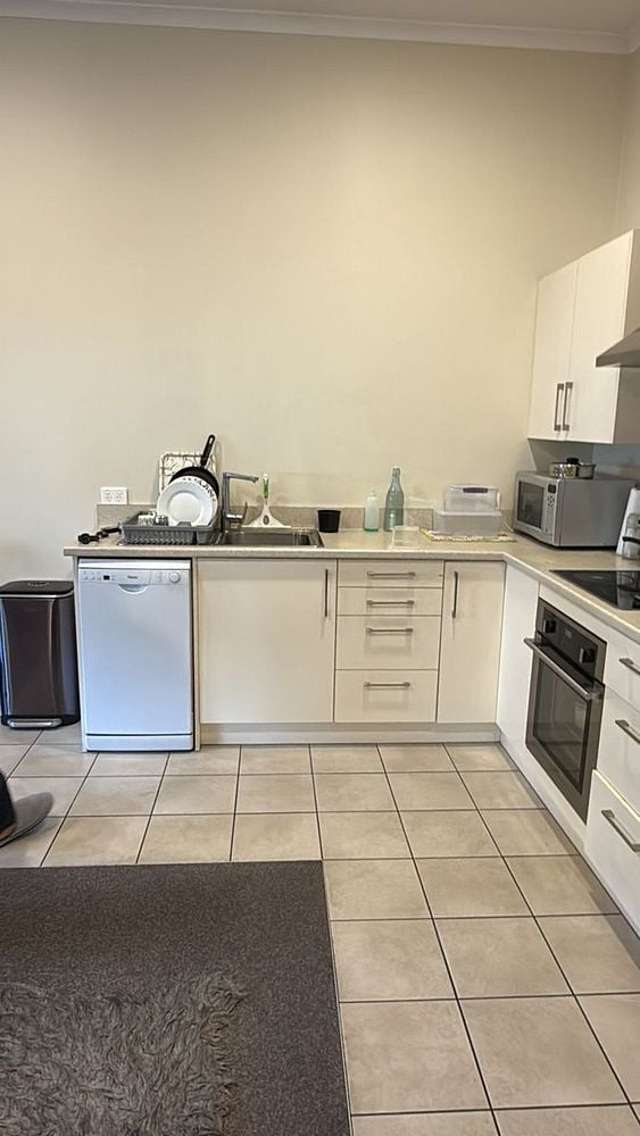 2 Bedroom Inner-City Apartment – Warm, Convenient