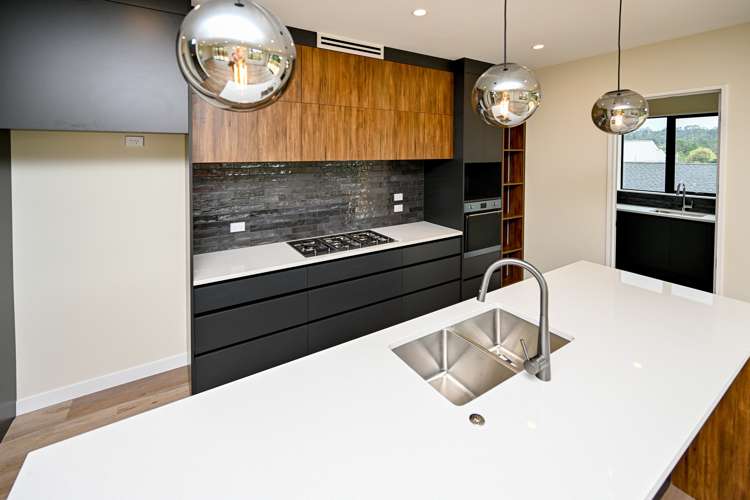 2 Wheki Place Swanson_21