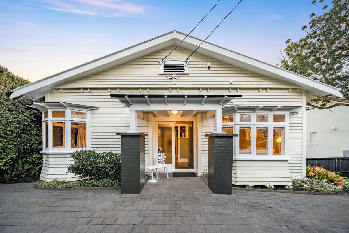 14 Waiatarua Road_0
