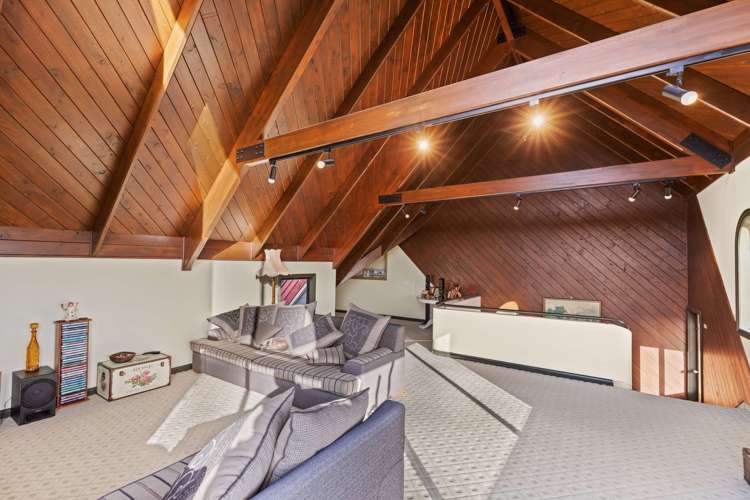 22 Shakespeare Road Bastia Hill_9