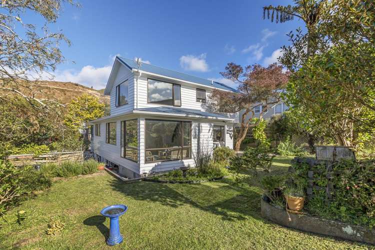 22 Sunrise Boulevard Tawa_24