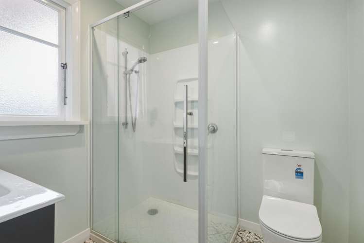 122 Easther Crescent Kew_12