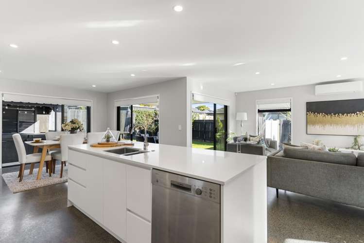 8 Opouatu Avenue Glenbrook_1