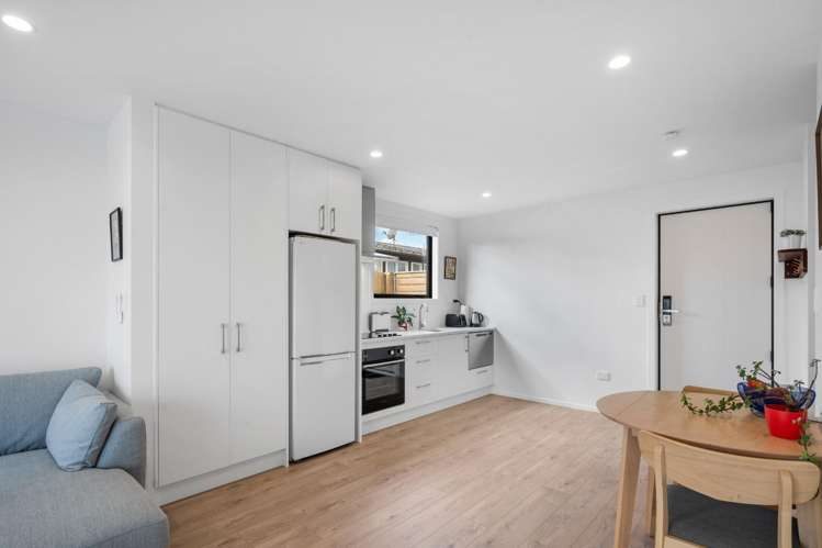 1/4 Mead Street Avondale_3