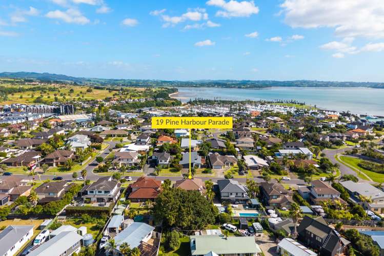 19 Pine Harbour Parade_3