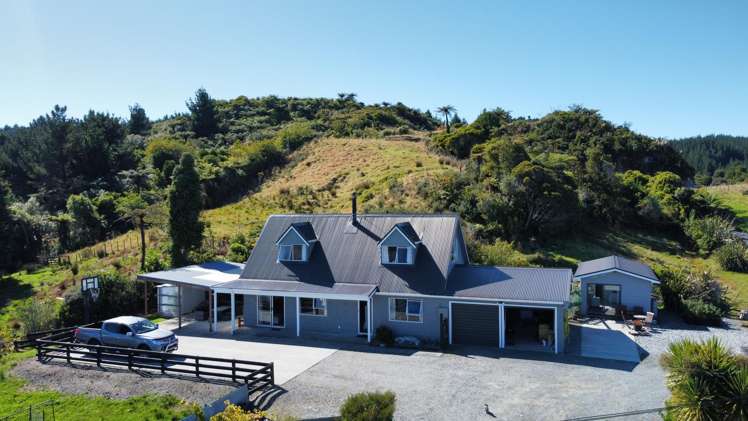 133 Coulson Road Paroa_37