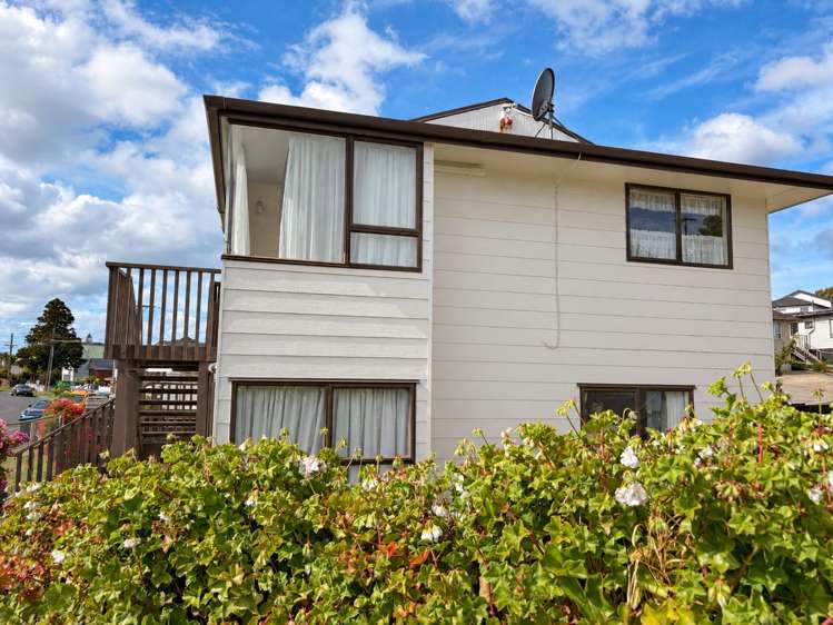  76 Staveley Avenue Mount Roskill_16