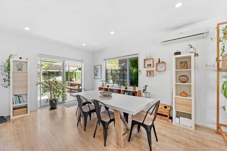 9 Ruth Craig Place Stanmore Bay_8