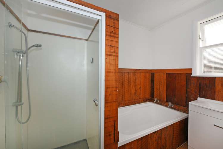 2/25a Ward Street Trentham_13