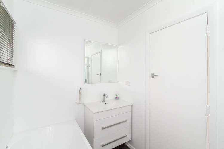 11 Kowhai Street Parkway Wainuiomata_16