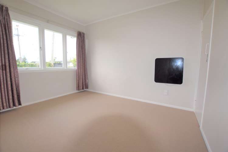 25 Kirrie Avenue Te Atatu South_4